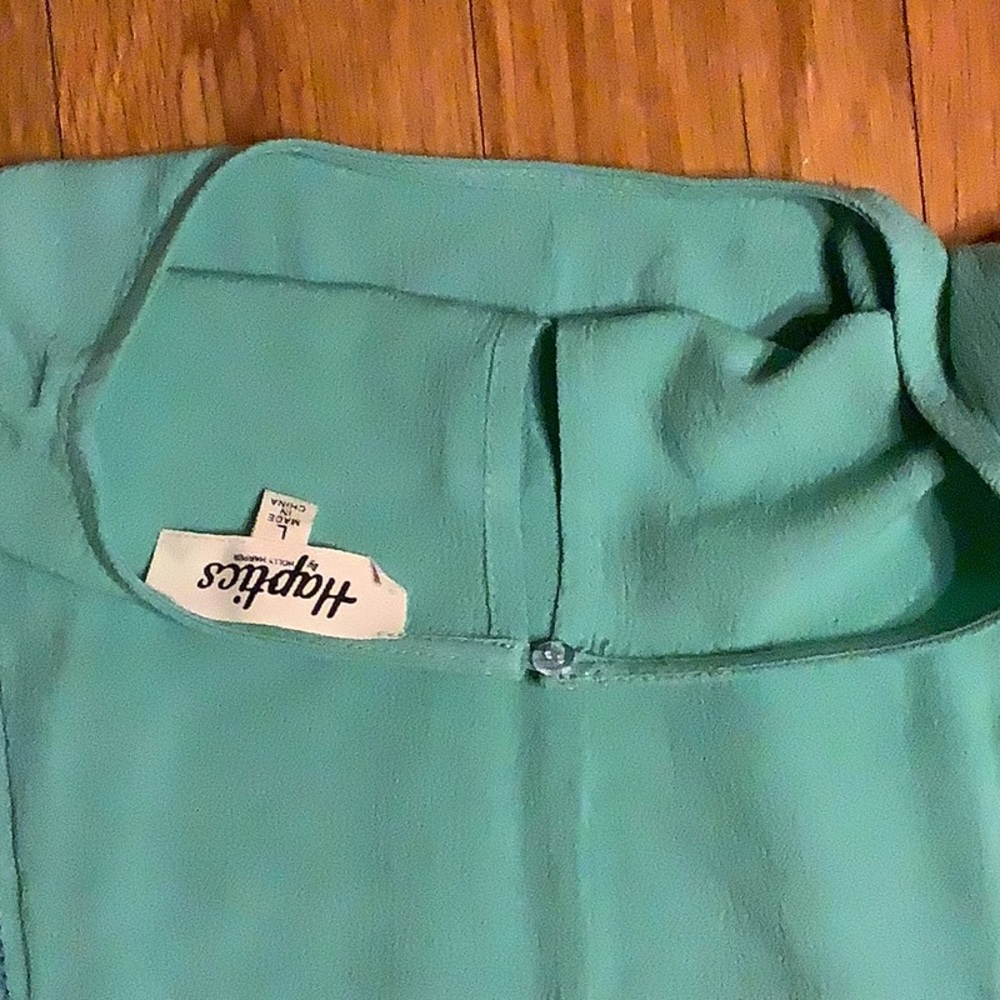 Haptics green blouse, never worn. Size large. - Picture 6 of 7